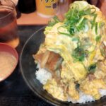 【神戸三宮】どんぶり＆ダイニング はなちゃんの名物「チョモランマ」を実食！高さ20cmのデカ盛りかつ丼レビュー